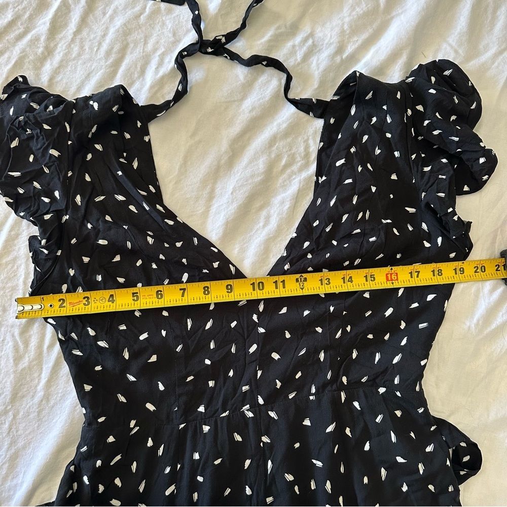 Lulu’s Fine Print Backless Jumpsuit Large - Picture 5 of 9